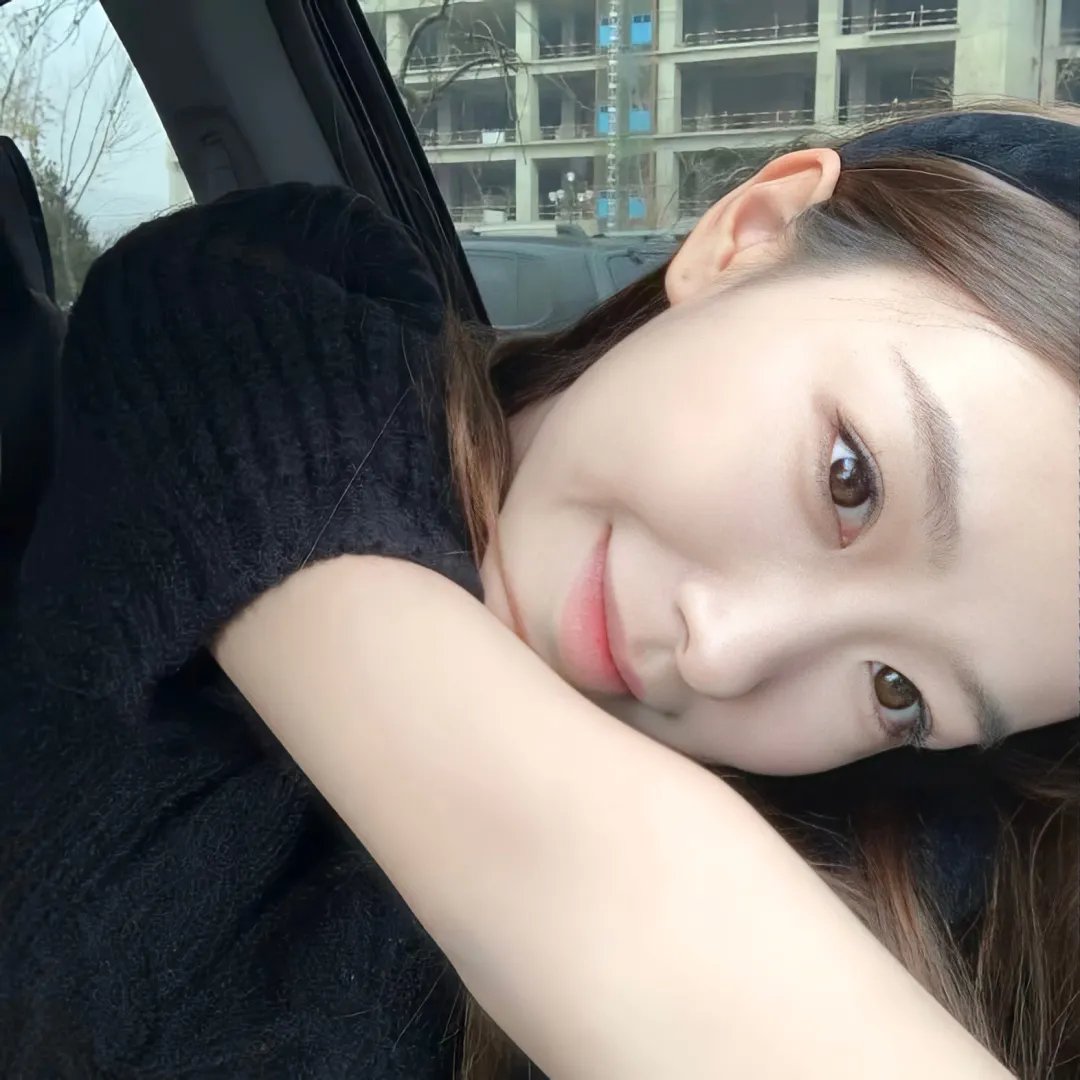 蒙面纱的男子